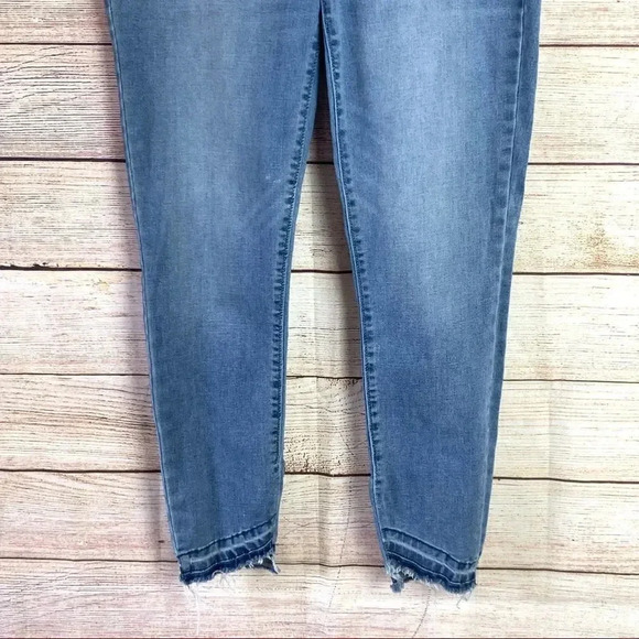 Old Navy Rockstar Pull On Mid Rise Raw Edge Hem Skinny Pants Women’s Size 8 Blue - Picture 3 of 10